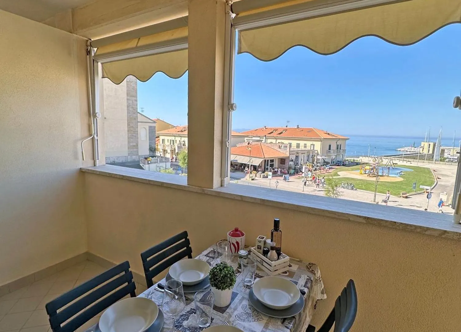 Sea View Apartment With Private Terrace San Vincenzo Italy